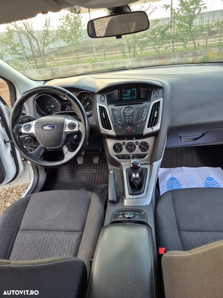 Ford Focus 1.6 TDCI DPF Start-Stopp-System Ambiente - 5