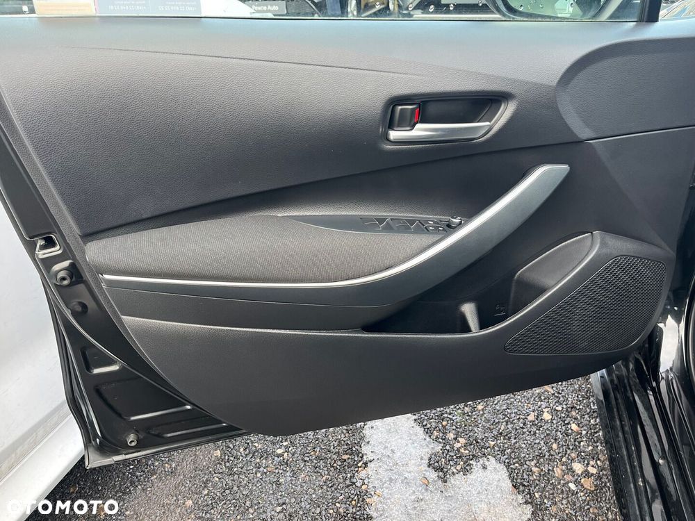 Toyota Corolla 1.8 Hybrid Comfort - 22