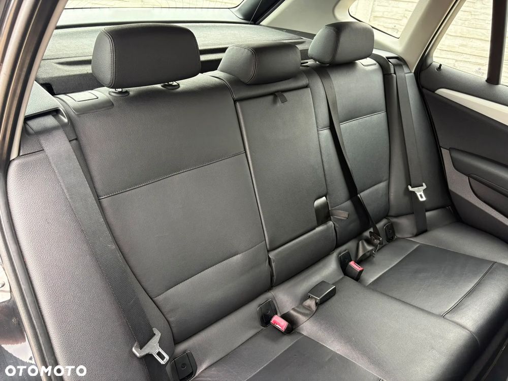 BMW X1 sDrive18d xLine - 12