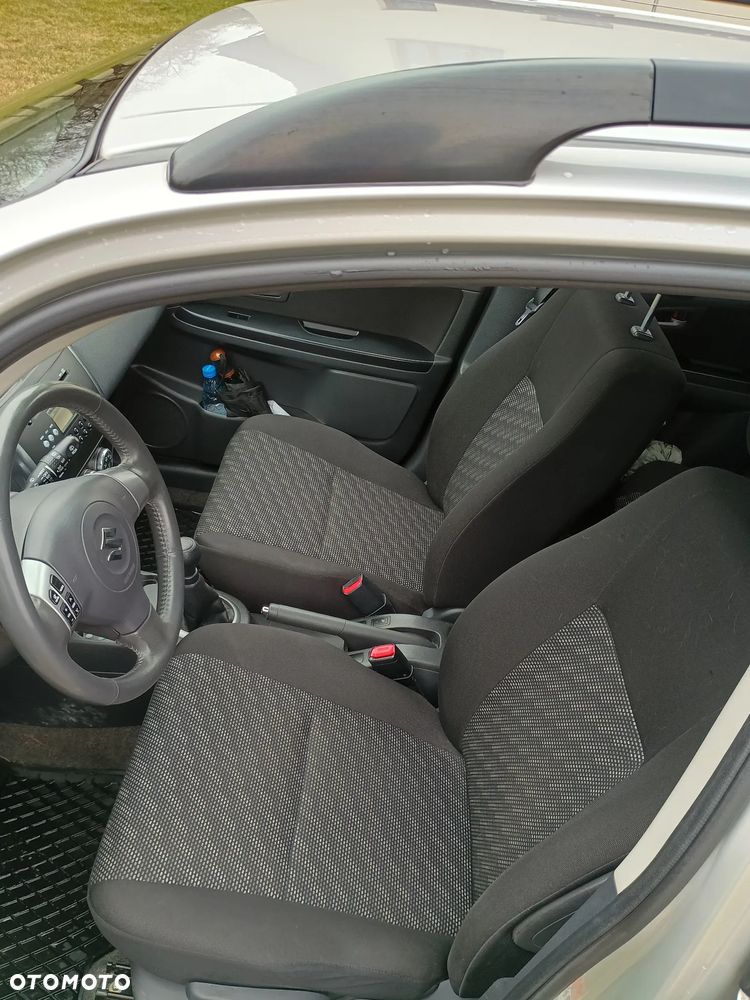Suzuki SX4 1.6 GS / Premium - 3