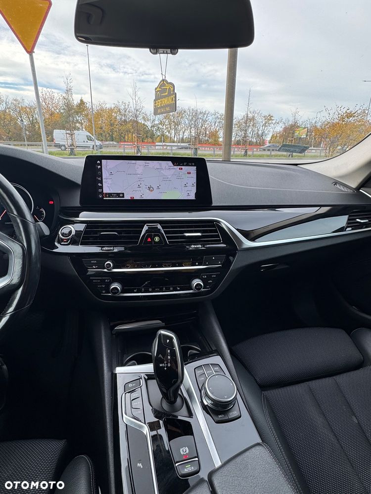 BMW Seria 5 530i Sport Line sport - 8