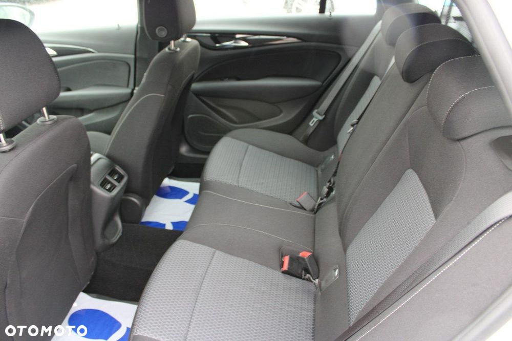 Opel Insignia - 13