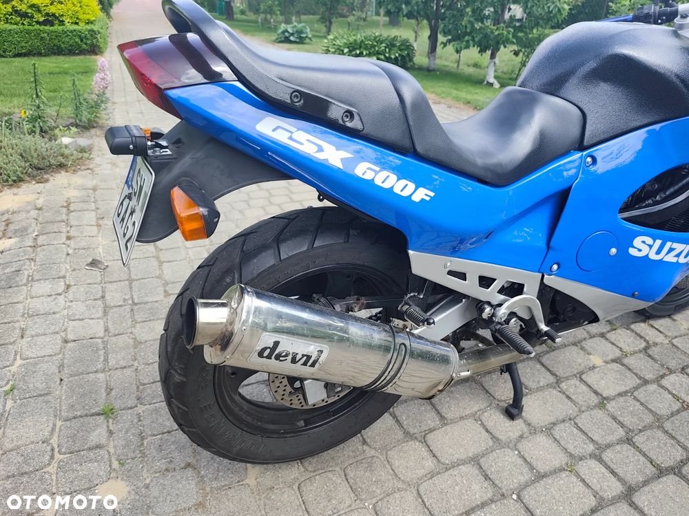 Suzuki GSX - 12