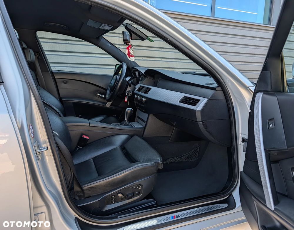 BMW Seria 5 545i - 7