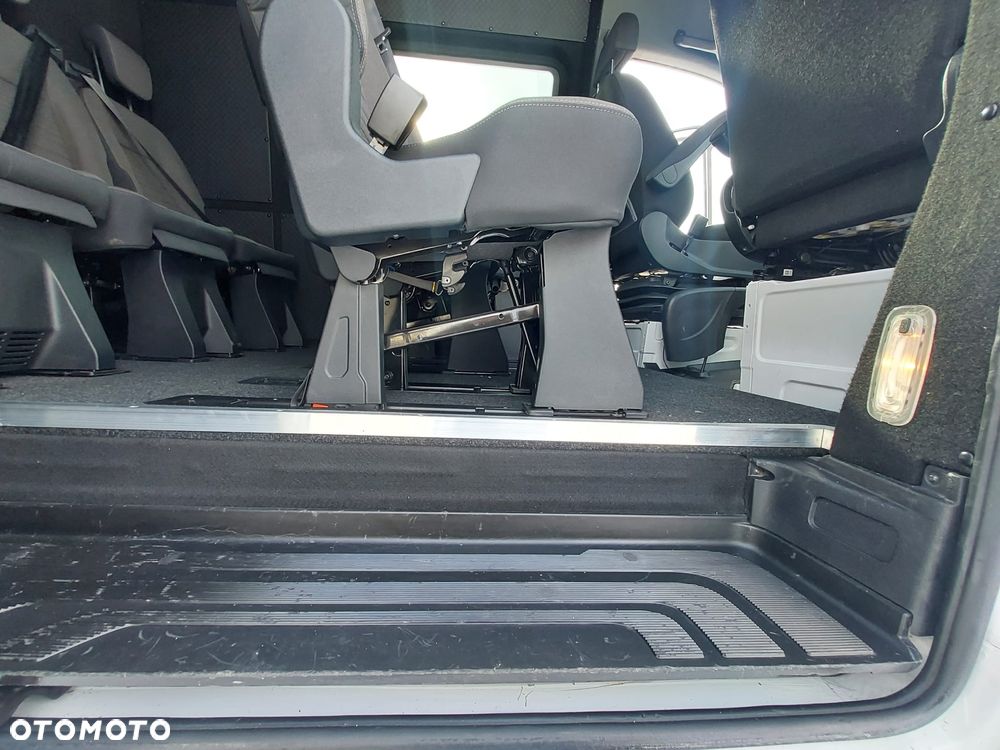 Mercedes-Benz Sprinter - 17