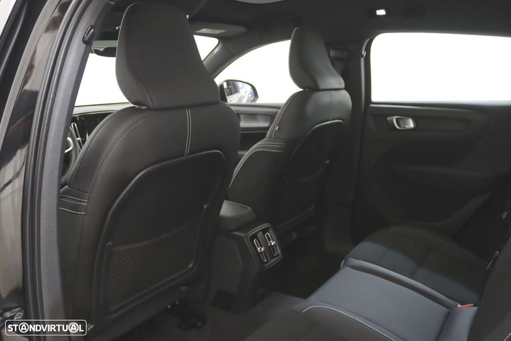 Volvo C40 Recharge 82 kWh Twin Motor Plus - 10