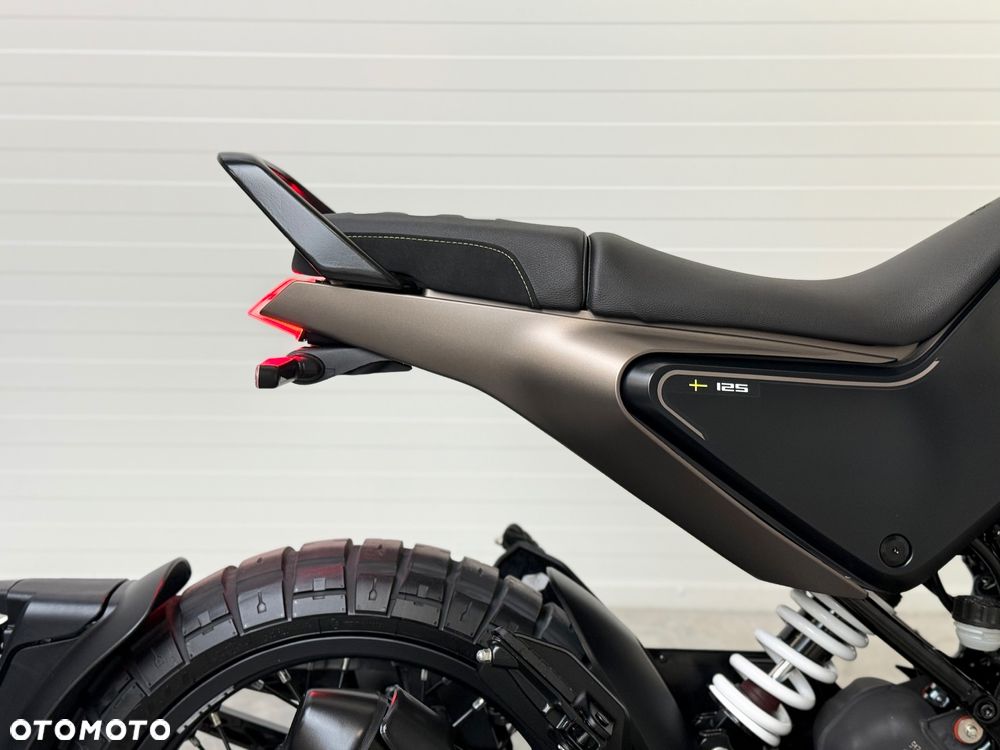 Husqvarna Svartpilen - 19