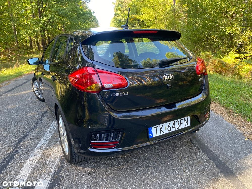 Kia Ceed 1.6 CRDi 136 DCT ISG Spirit - 24