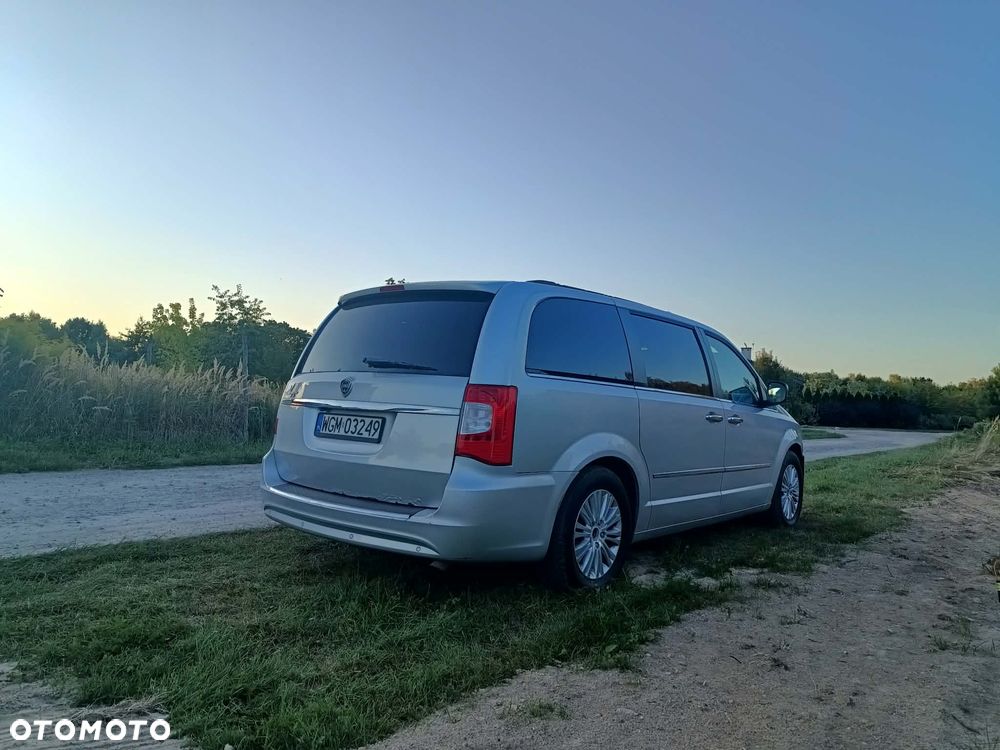 Lancia Voyager 2.8CRD Gold - 4