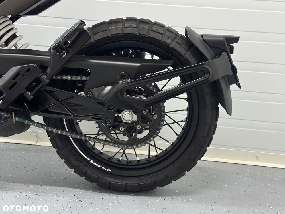 Husqvarna Svartpilen - 15