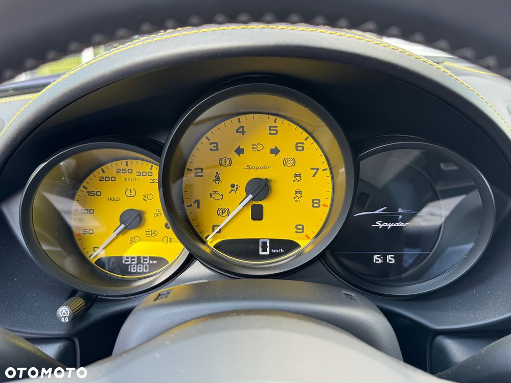 Porsche 718 Spyder - 18