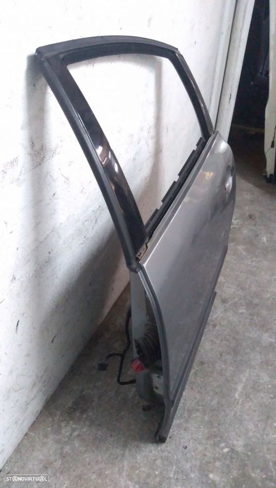 Porta Trás Esq Volkswagen Passat (3B3) - 2