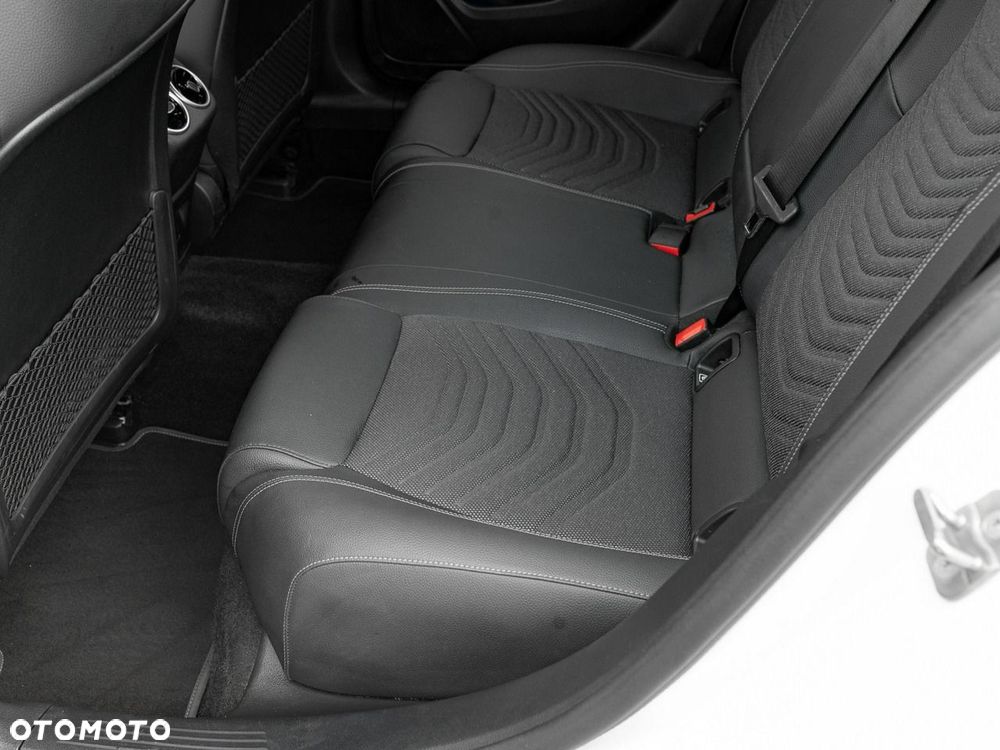 Mercedes-Benz Klasa A 200 d Progressive 8G-DCT - 28