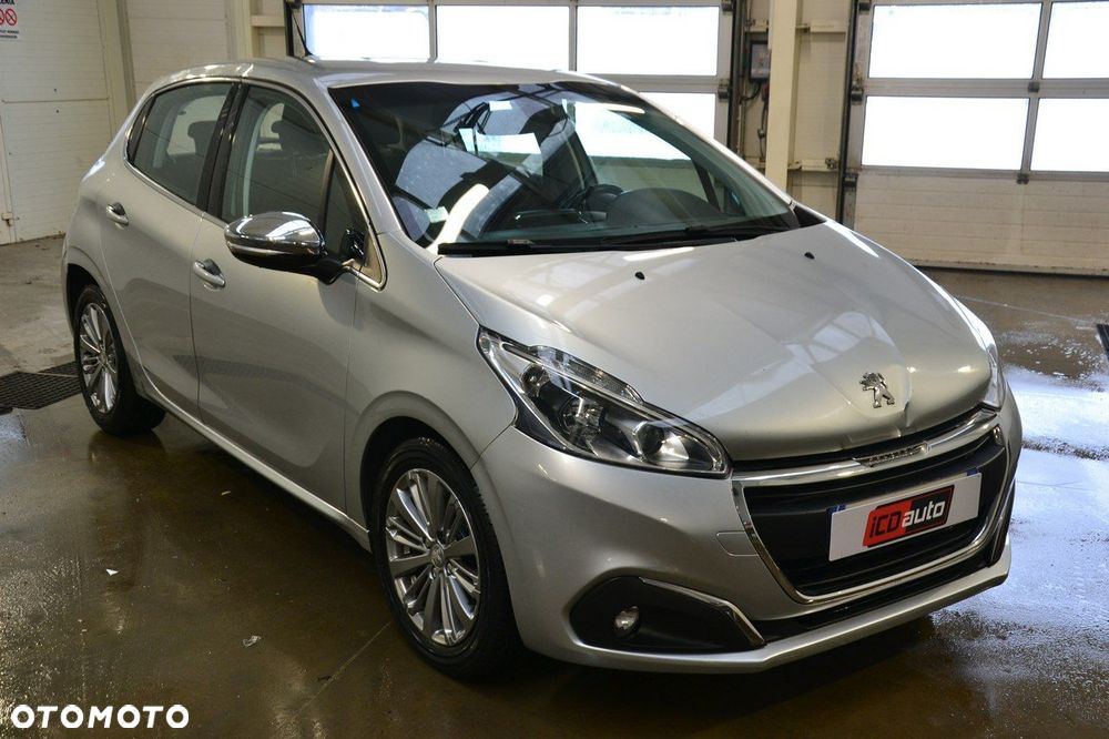 Peugeot 208 - 1