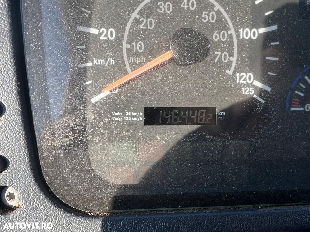 Mercedes-Benz U400 - 17