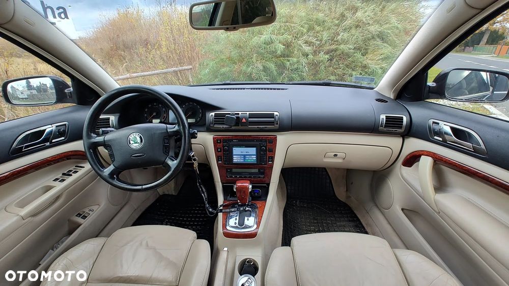 Skoda Superb 2.8 V6 Platinum - 5