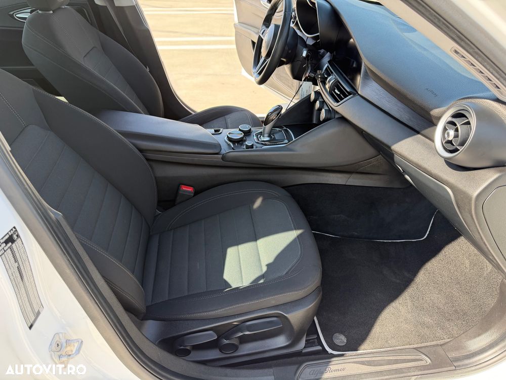 Alfa Romeo Giulia 2.2 JTDM Aut. - 15