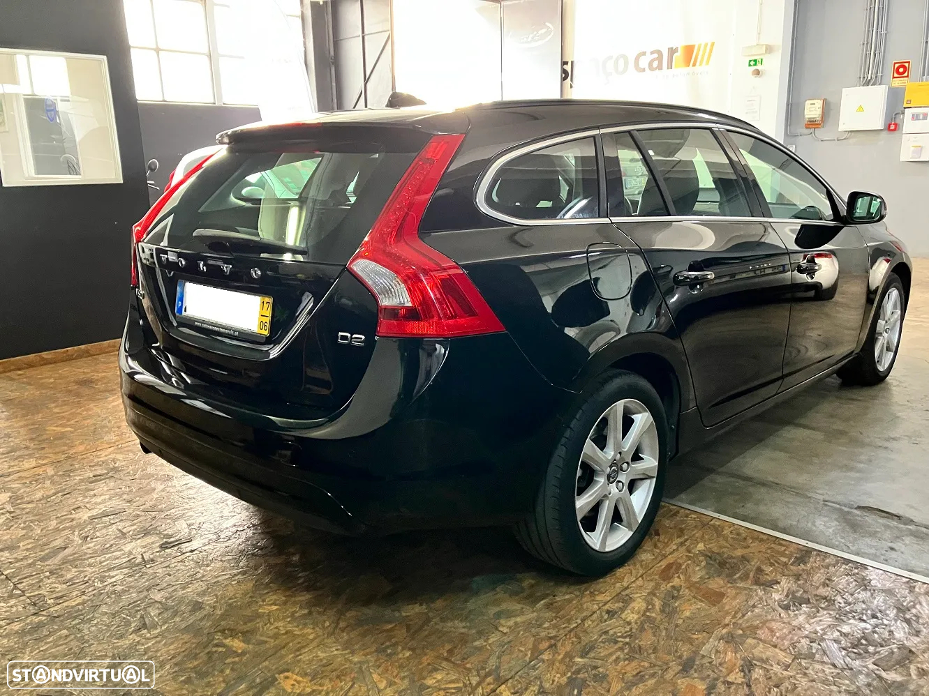 Volvo V60 1.6 D2 Kinetic Eco - 4