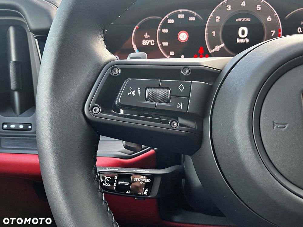 Porsche Cayenne - 25