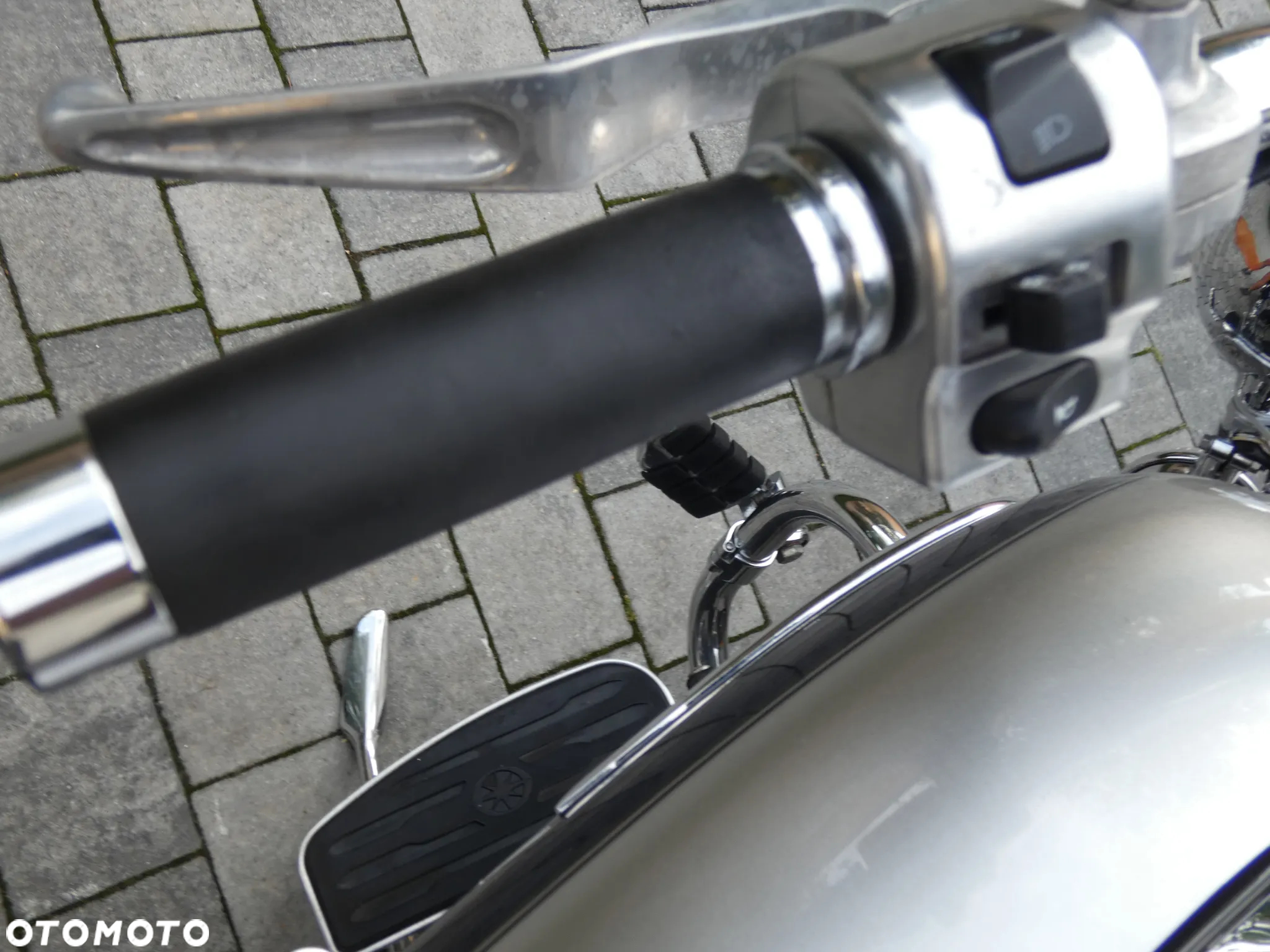 Yamaha Road Star - 16