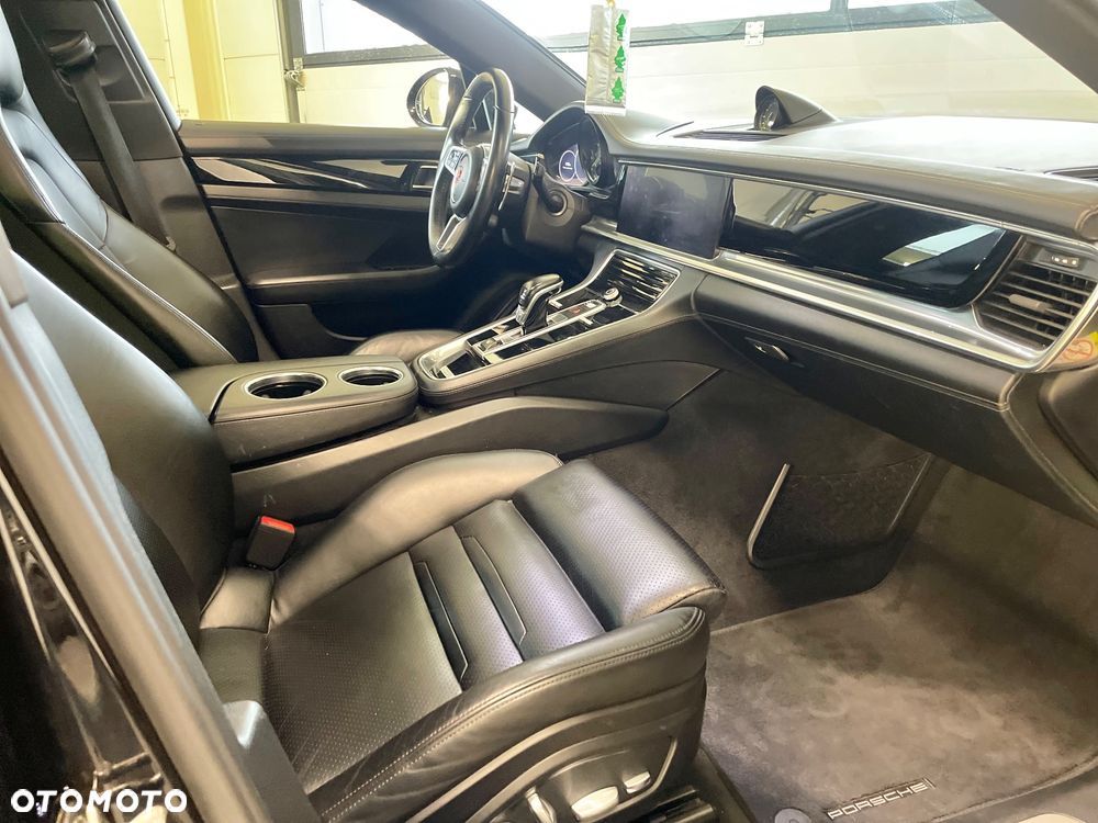 Porsche Panamera - 20