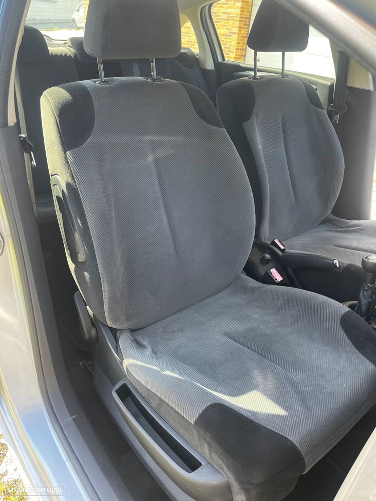 Citroën C4 1.4 16V SX - 18