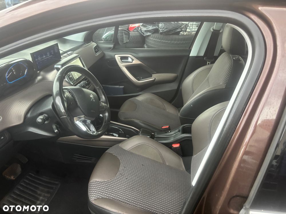 Peugeot 2008 120 VTI Automatik Allure - 19