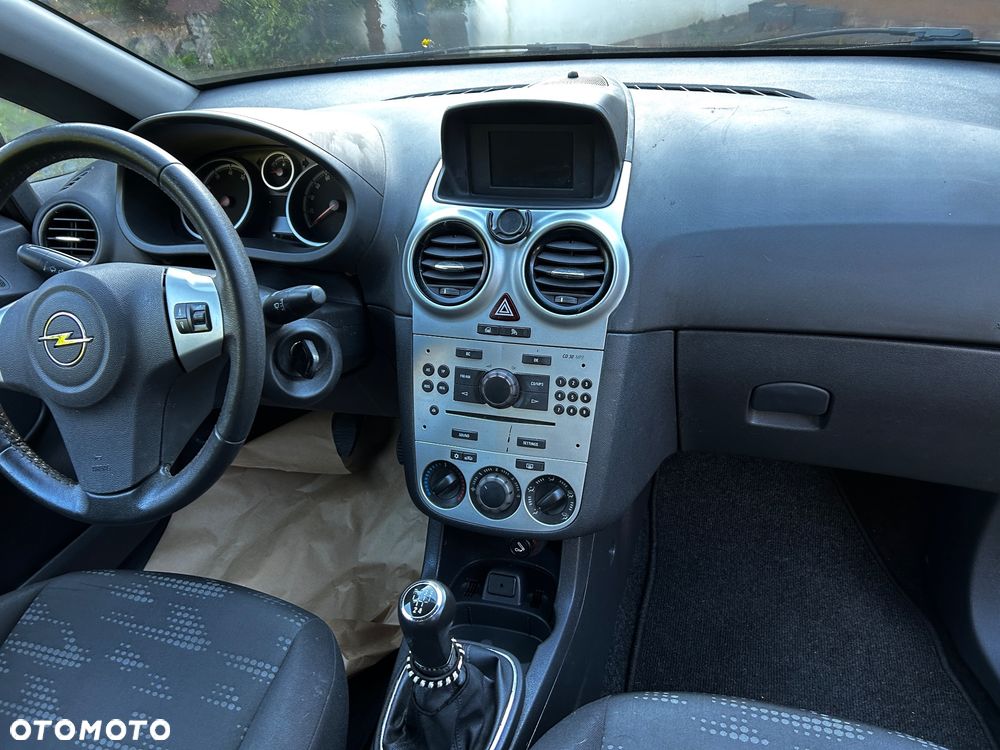 Opel Corsa 1.4 16V Active - 8