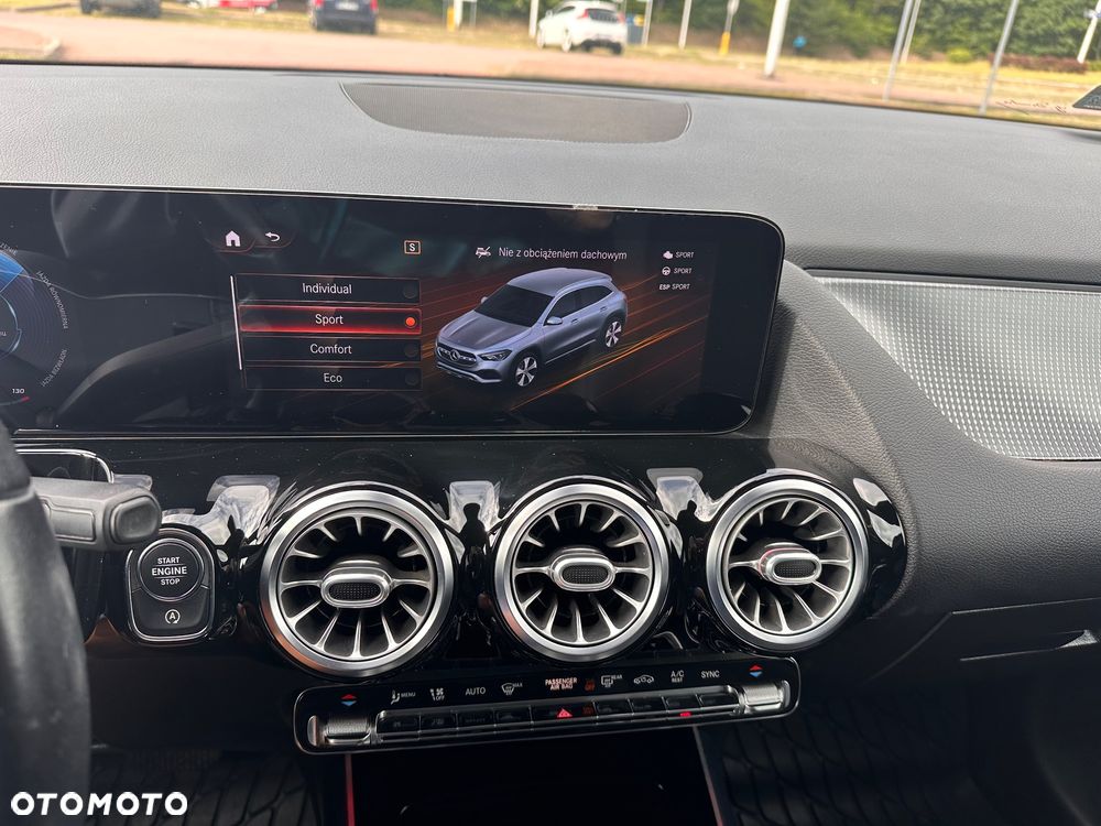 Mercedes-Benz GLA 200 d 4-Matic - 16