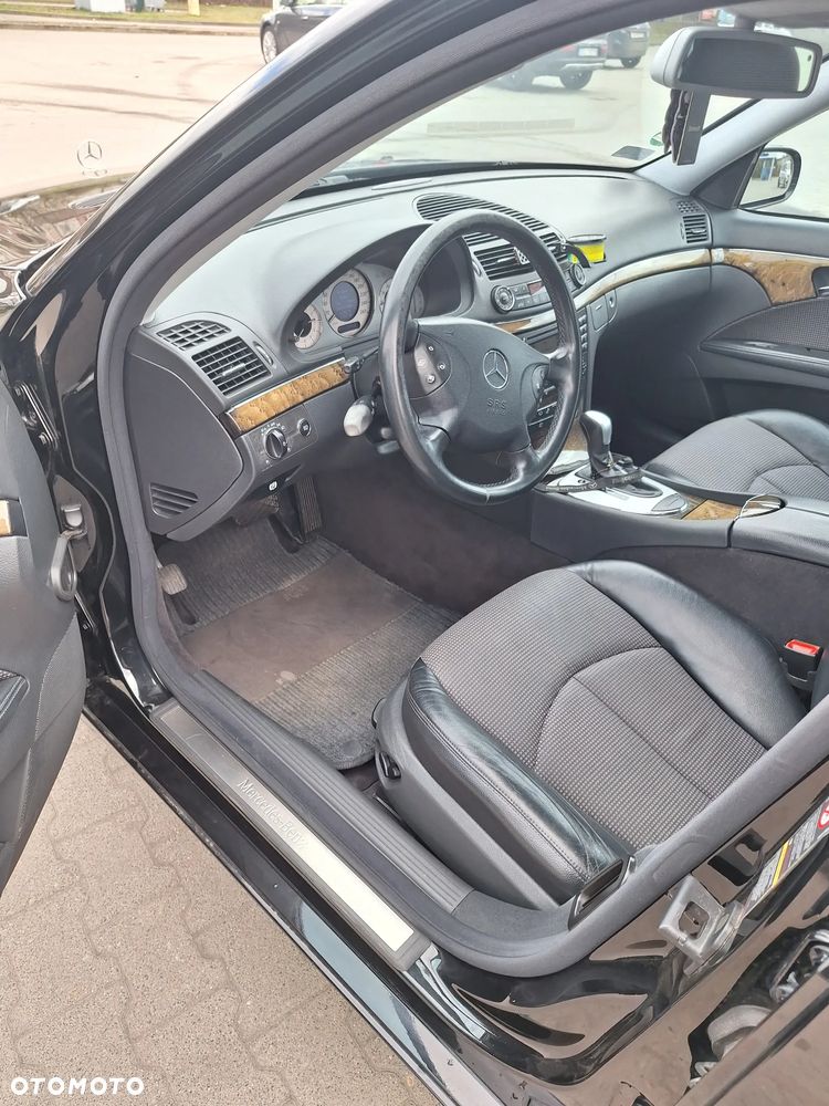 Mercedes-Benz Klasa E 240 4Matic Avantgarde - 15