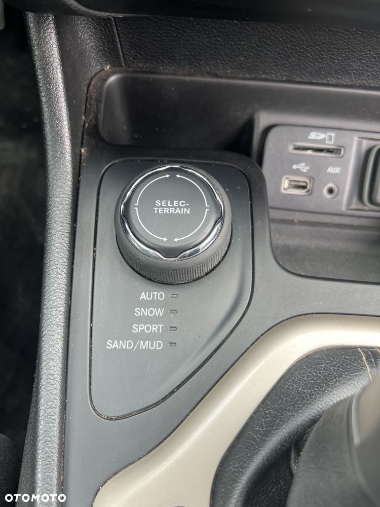 Jeep Cherokee 3.2 V6 Active Drive I Limited - 16