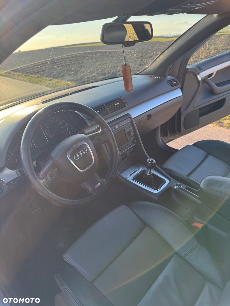 Audi A4 Limousine - 18