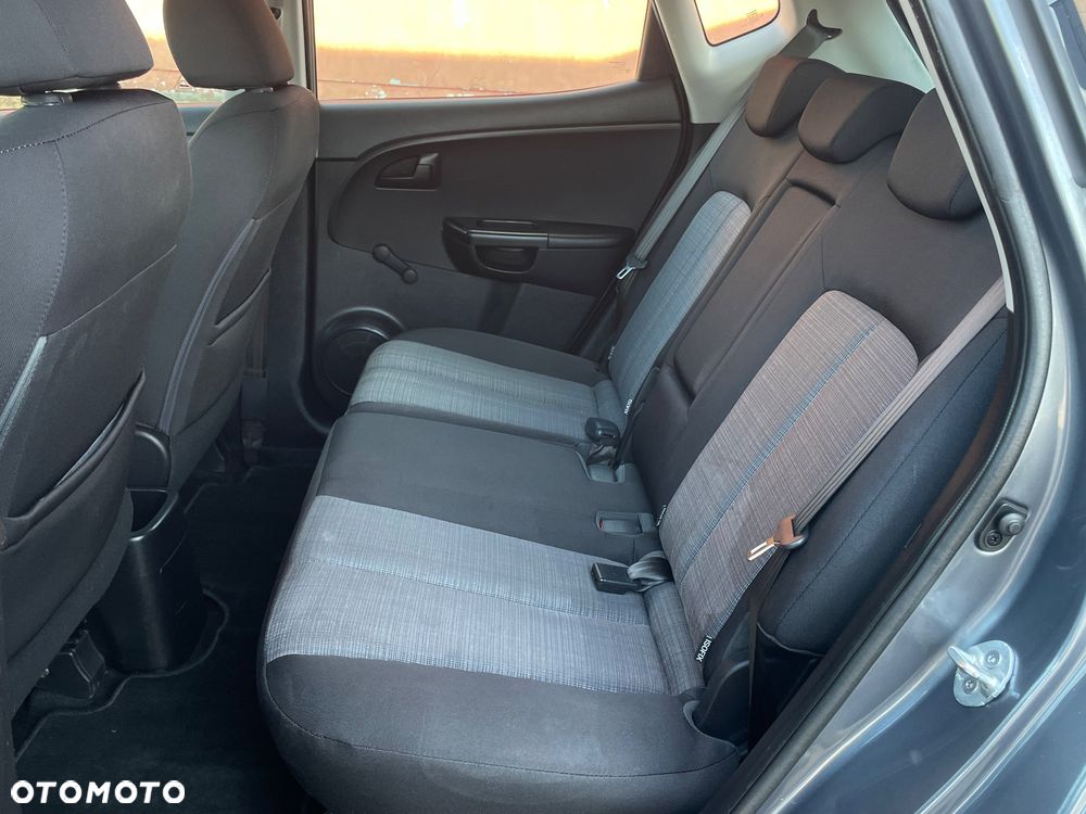 Kia Venga 1.4 CVVT Vision - 9