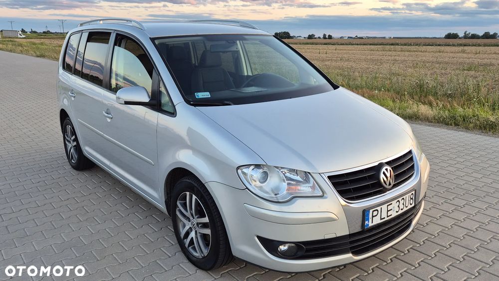 Volkswagen Touran 2.0 TDI Highline - 4