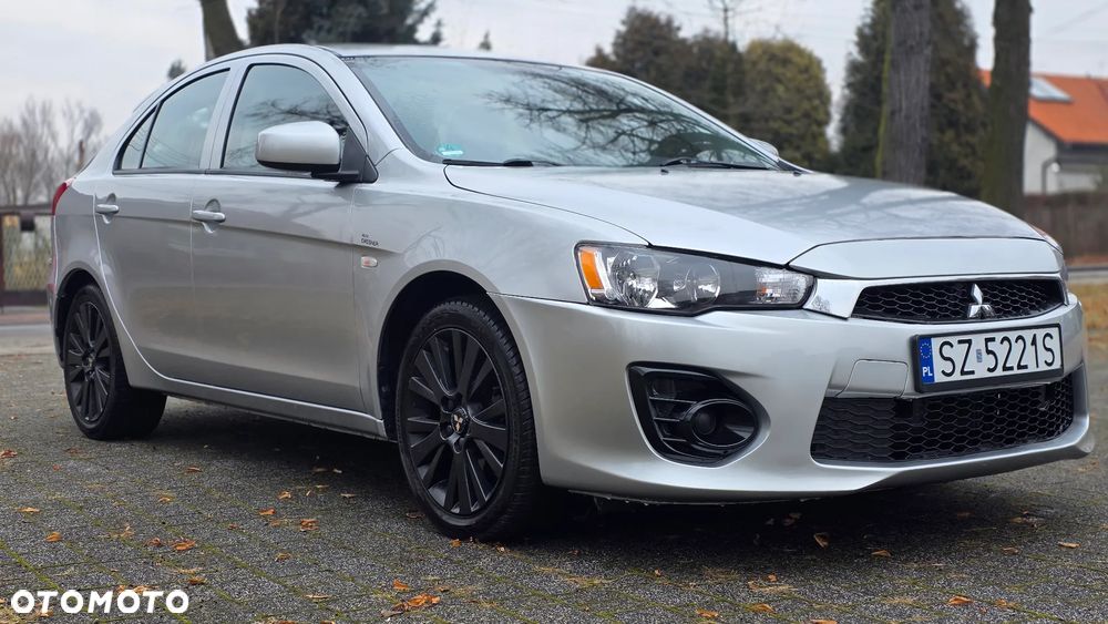 Mitsubishi Lancer 1.6 Invite - 1