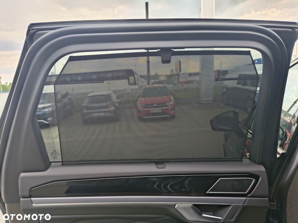 Volkswagen Touareg - 13