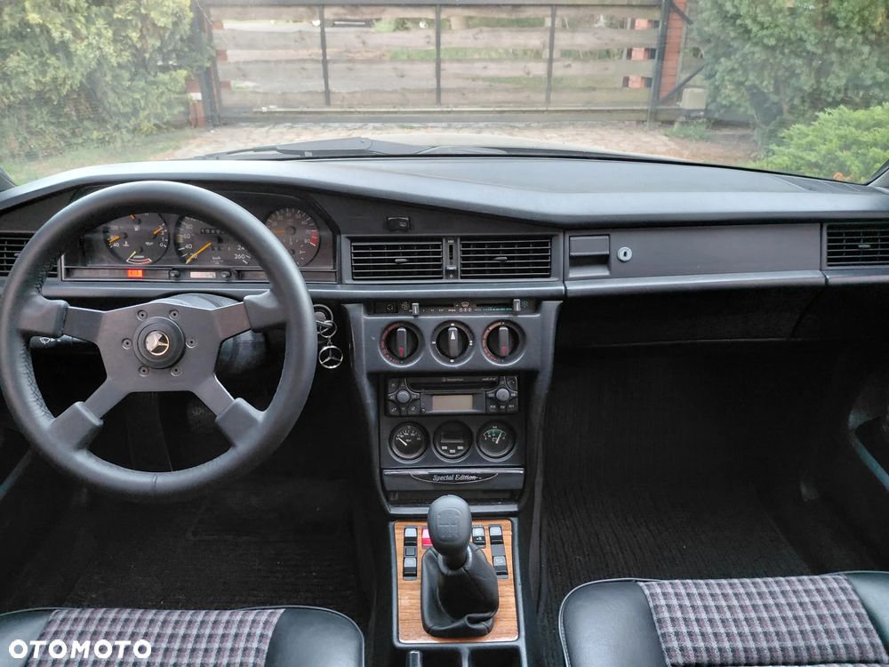 Mercedes-Benz W201 (190) - 6