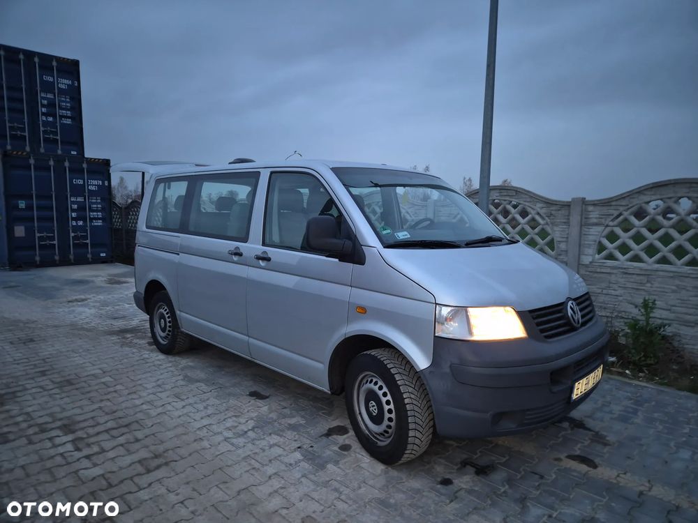Volkswagen Transporter - 1