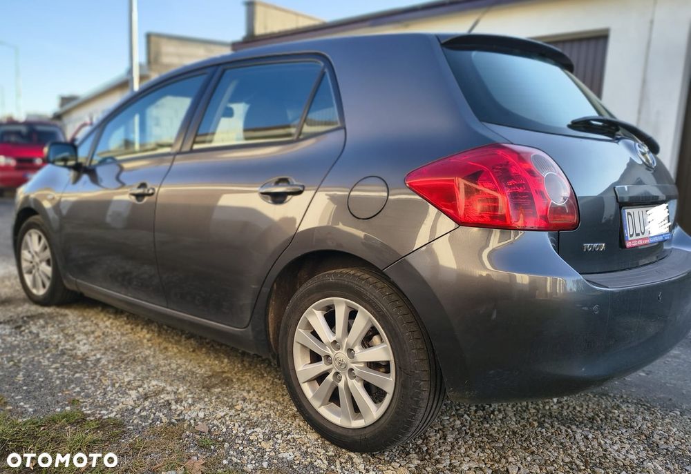 Toyota Auris 1.6 VVT-i Executive - 9