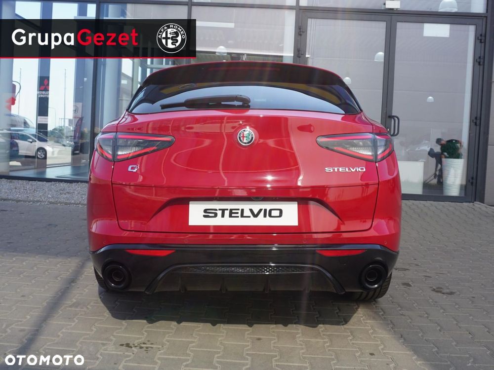 Alfa Romeo Stelvio - 10