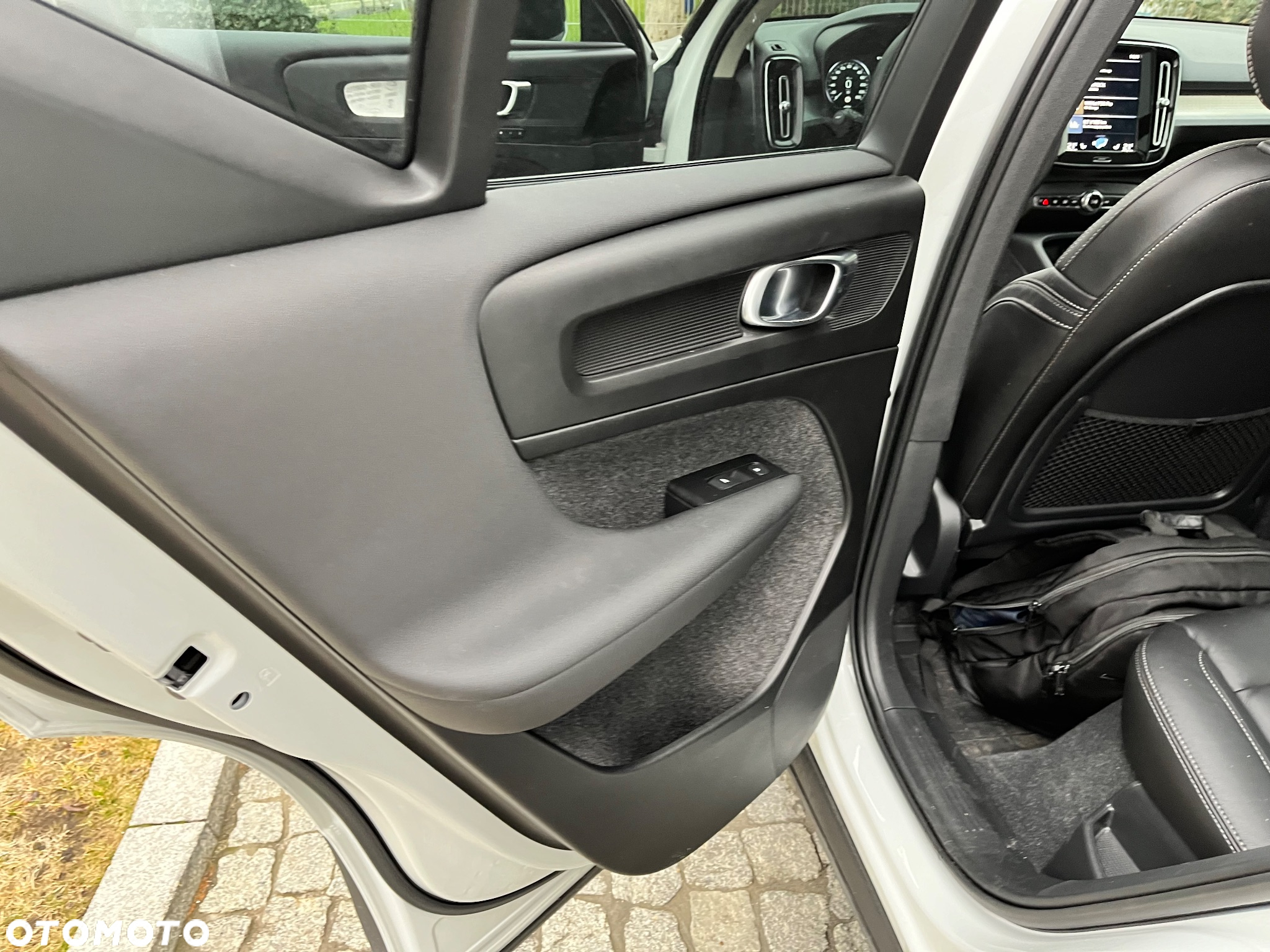 Volvo XC 40 T4 R-Design - 18