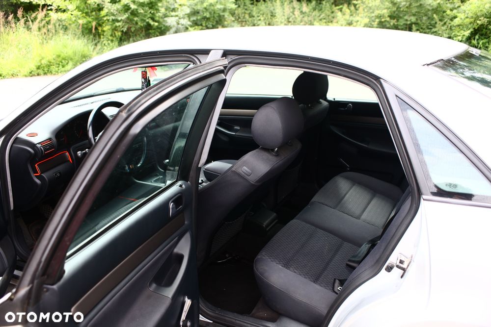 Audi A4 Limousine 1.6 - 7