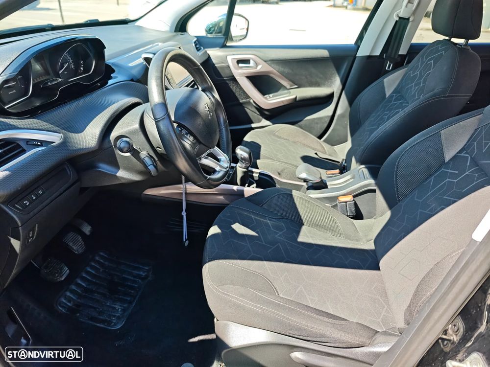 Peugeot 2008 1.2 PureTech Allure - 8