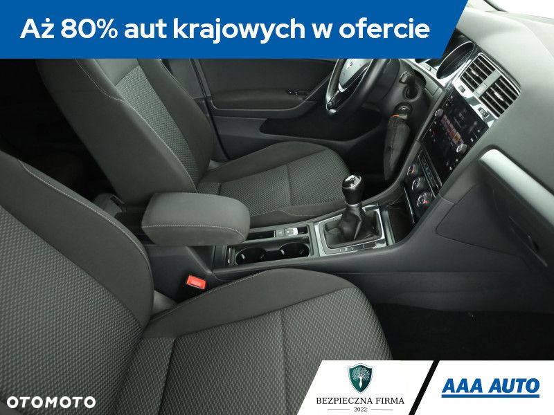 Volkswagen Golf - 10