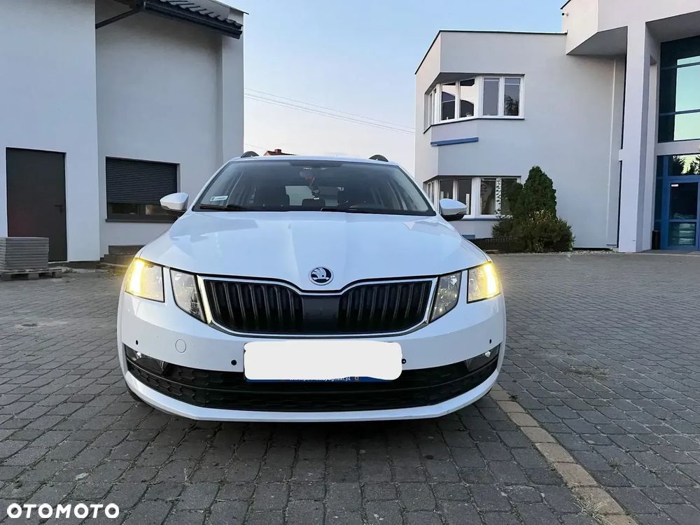 Skoda Octavia 2.0 TDI DSG Ambition - 6