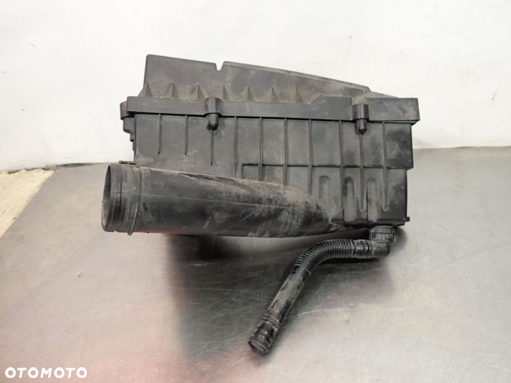OBUDOWA FILTRA POWIETRZA VOLKSWAGEN GOLF V  3C0129607AF   3C0129601AM - 3