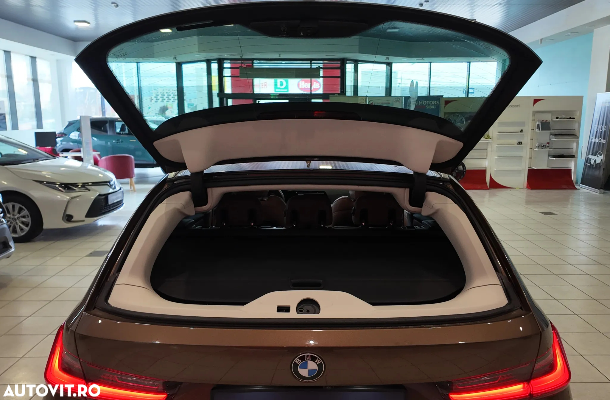 BMW Seria 3 320d Touring xDrive Aut. Luxury Line - 36