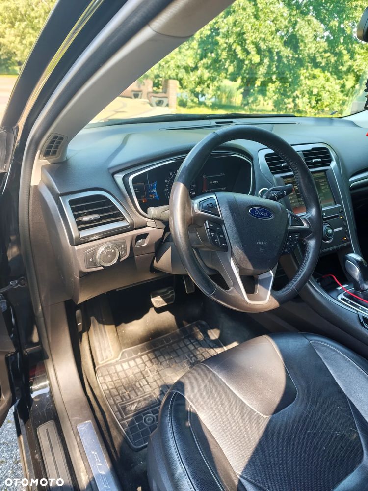 Ford Fusion - 28