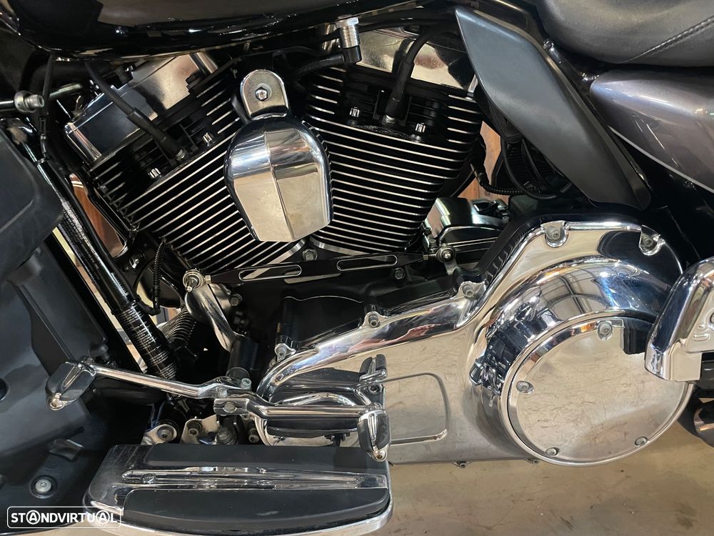 Harley-Davidson FLHT Ultra Limited - 4