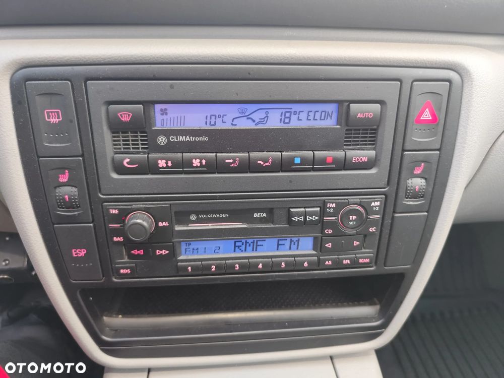 Volkswagen Passat 1.9 TDI Comfortline Family - 14